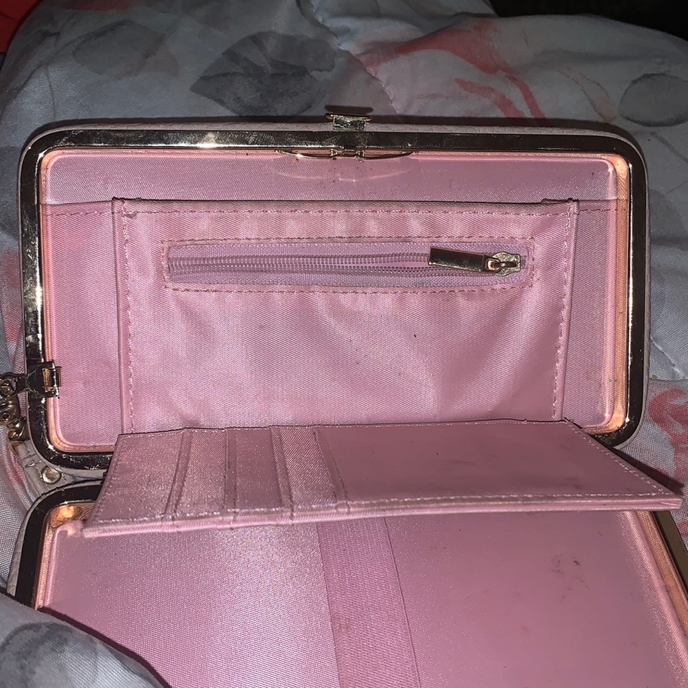 Pink Wallet - Picture 3 of 4